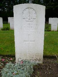 Hermies British Cemetery - Wells, John Sidney